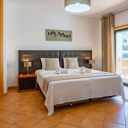 Magnificent 2Bdr Apartment W/ Ac & Pool - 2Min From Beach - By Lovelystay Armação de Pêra المظهر الخارجي الصورة