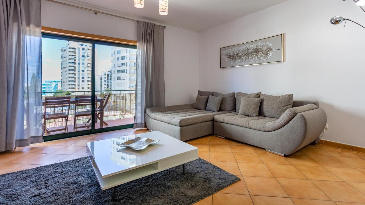 Magnificent 2Bdr Apartment W/ Ac & Pool - 2Min From Beach - By Lovelystay Armação de Pêra المظهر الخارجي الصورة